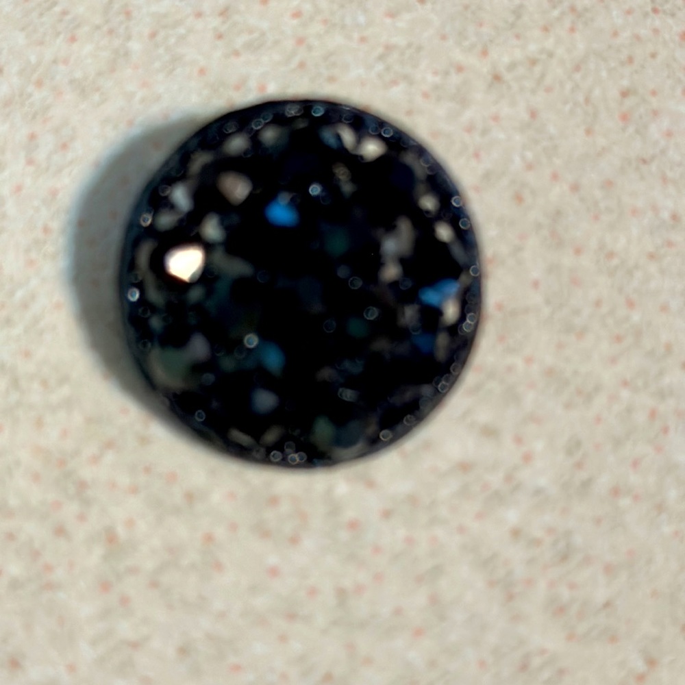 Vintage Weiss black rhinestone clip on earrings (631) - Picture 6 of 6